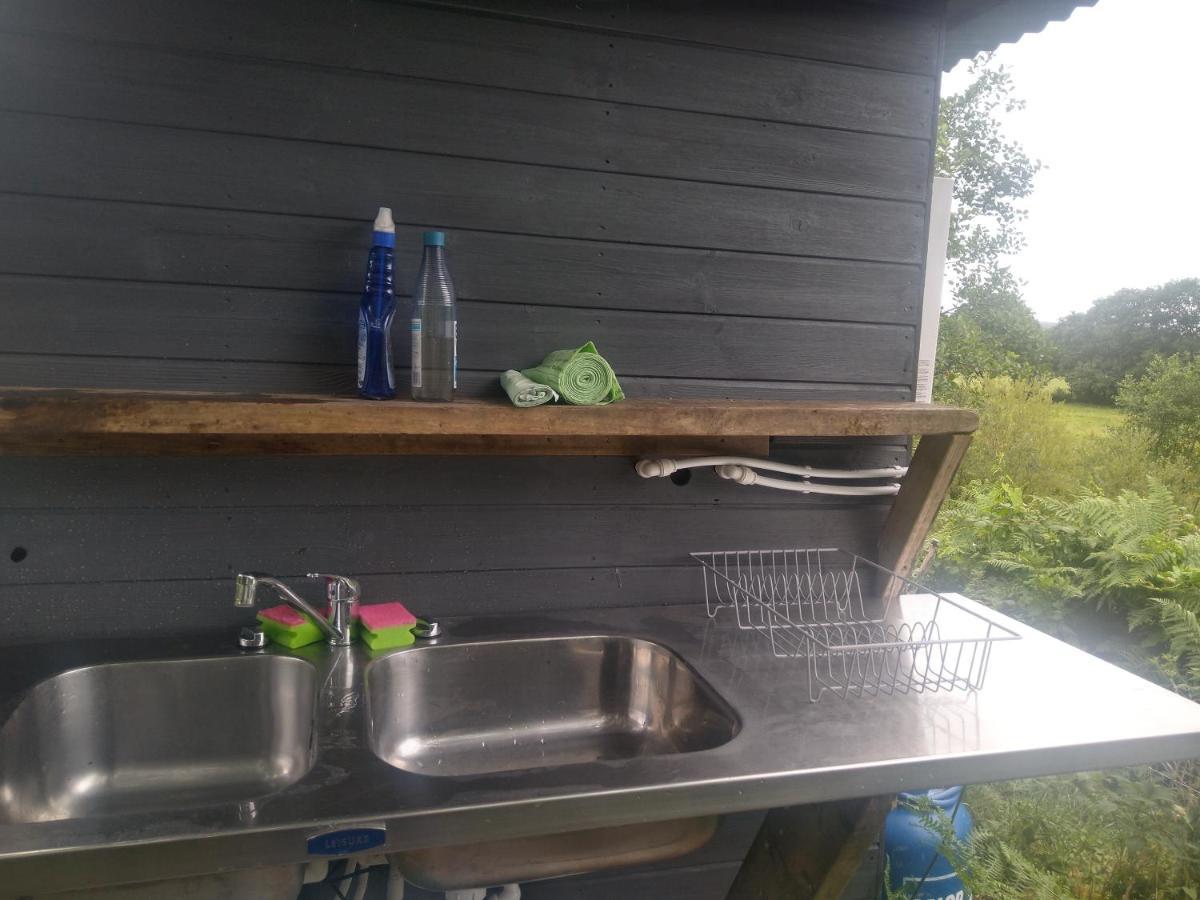 Отель Blackberry Patch Pontyates Экстерьер фото